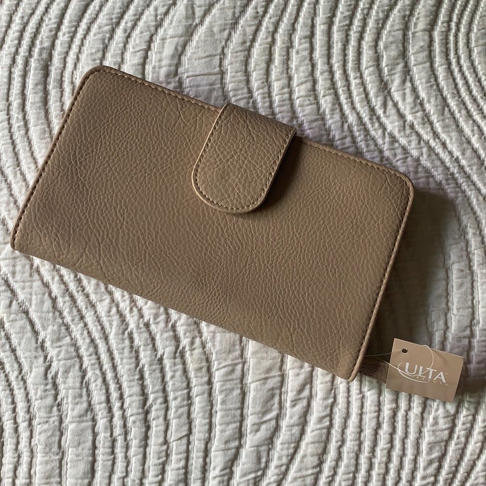 NWT Ulta large wallet